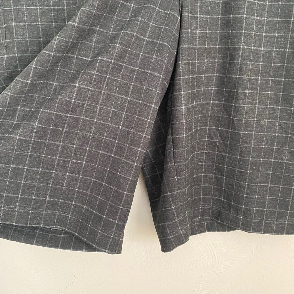 Dri-Fit Golf shorts Nike Tour Performance Gray Check Sz 36 Chino Logo Walking - Picture 6 of 12